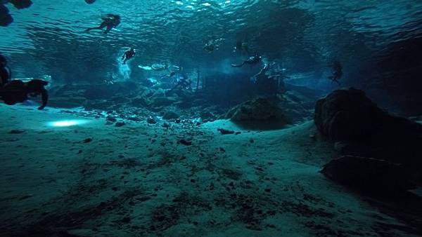 00-01-02-18.jpg 00-01-02-18.jpg