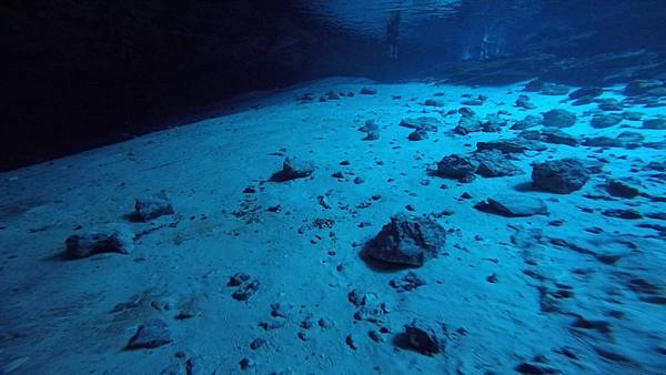 00-00-00-02.jpg 00-00-00-02.jpg