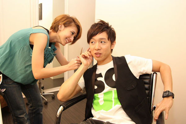 penny親自剪阿鑌頭髮