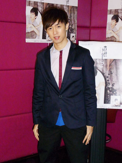 阿鑌出席k歌大賽