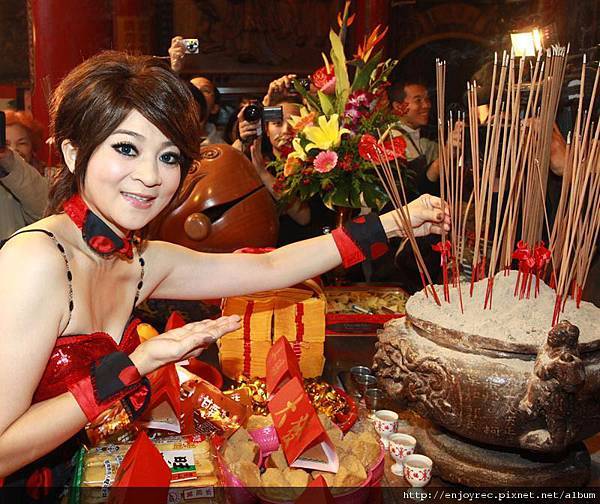 王彩樺再造唱片史上創舉！前進天后宮