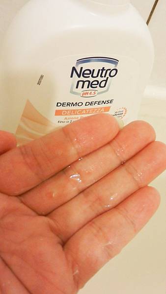 Neutromed義大利私密肌女性沐浴乳-細緻日常型 (30).JPG