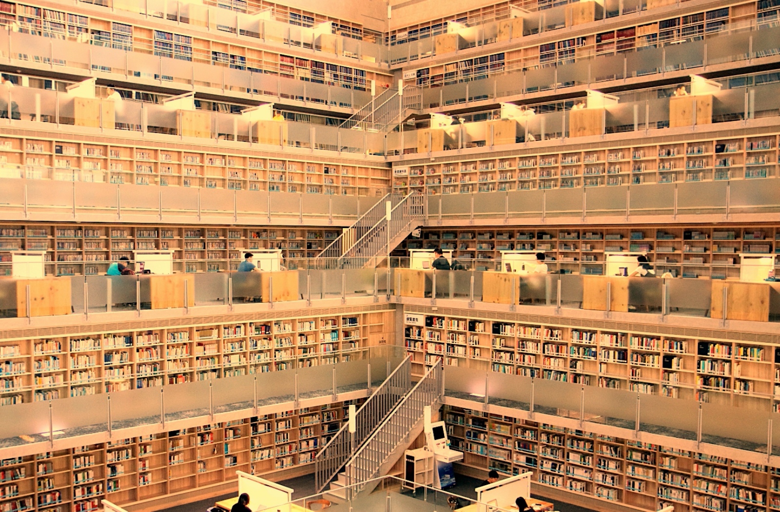 全台12座特色圖書館懶人包 沉浸在最美圖書館 享受閱讀的美好 輕旅行