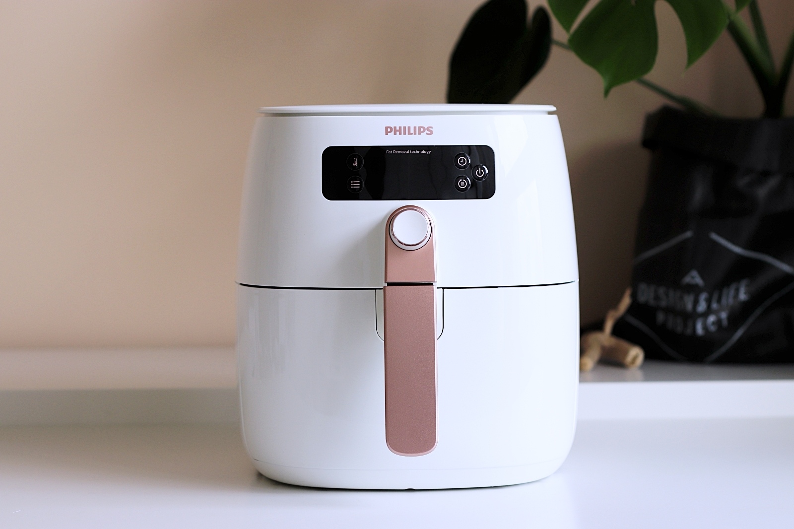 PHILIPS飛利浦氣炸鍋最新旗艦機HD9742：7倍極速專利熱穿透氣旋，減油少煙連舒肥、發酵麵包都可以！玫瑰色旗艦新機不只高顏質，更是專業