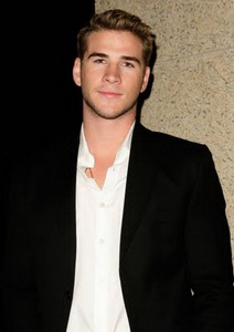 liam-hemsworth (1).jpg