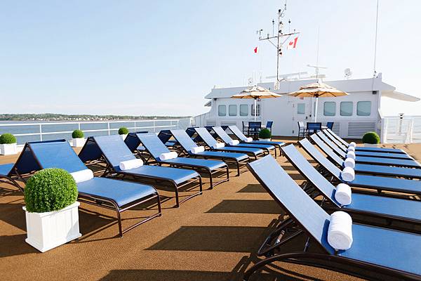 victory-cruise-ship-Deck-Chairs-Victory-I