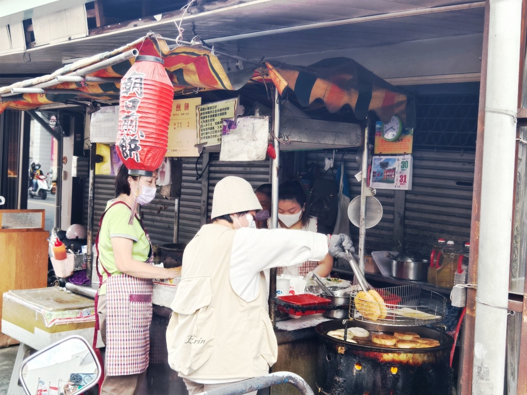 【嘉義美食】廟口煎餅~銅板價/在地人的排隊美食