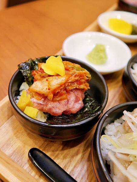 【日本】日本東京美食推薦迷你景丼飯多種口味一次滿足－牛富屋（