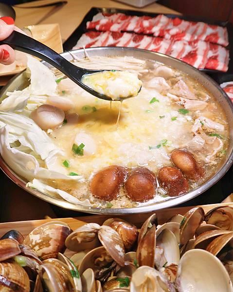 【美食】台中最浮誇爆料極鮮海鮮鍋－菁饌海鮮涮涮鍋Ching 