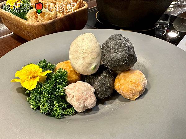 【台北信義食記】初衷小鹿 Deer's hotpot Bi 【台北信義食記】初衷小鹿 Deer's hotpot Bi