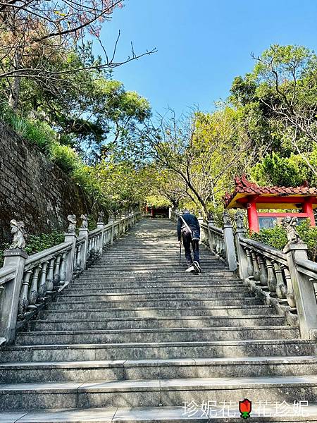 【台北內湖遊記】從捷運內湖站步行至碧山巖,台北美景盡收眼底 【台北內湖遊記】從捷運內湖站步行至碧山巖,台北美景盡收眼底