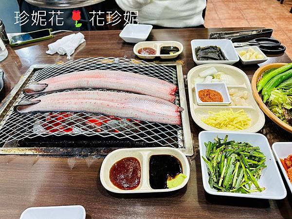 【韓國首爾｜弘大食記】品嘗最原始的美味，新鮮鰻魚炭火現烤的「