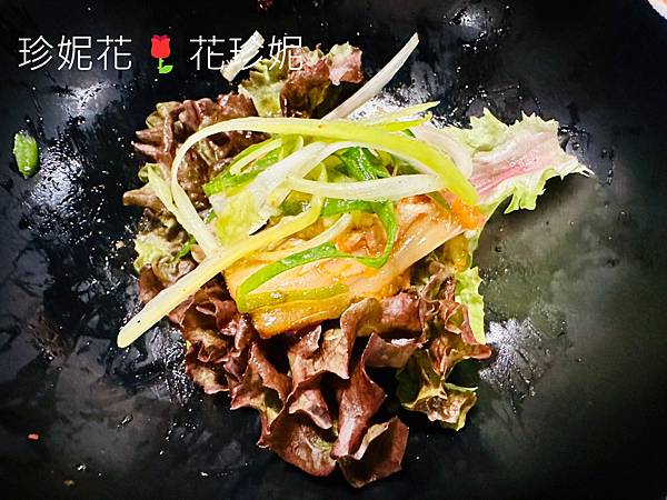 【韓國首爾｜弘大食記】位於弘大鬧街上的泡菜豬五花烤肉名店「무