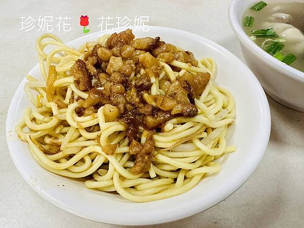 【台中｜豐原食記】豐原在地高人氣炒麵與豬血湯名店，生意好到還