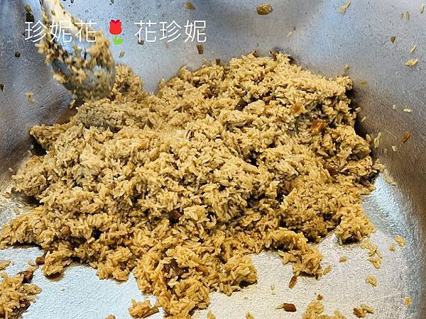 【台北｜大同食記】迪化街高人氣油飯，市場內的排隊名店「林合發