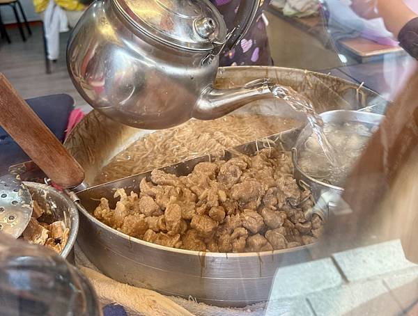 【台北｜中山食記】捷運民權西路站，台北麵線榜上有名，靠一碗麵