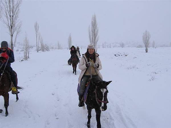雪中騎馬
