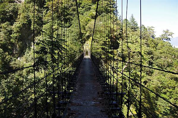 石洞吊橋(朝日橋，八號橋)