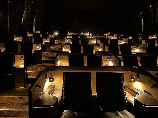 推薦- 台北看電影的「天花板」? 威秀MUCROWN影廳 推薦- 台北看電影的「天花板」? 威秀MUCROWN影廳