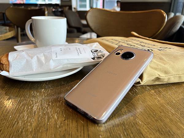 輕手機推薦-SHARP AQUOS sense8 極輕手 輕手機推薦-SHARP AQUOS sense8 極輕手