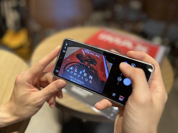 輕手機推薦-SHARP AQUOS sense8 極輕手 輕手機推薦-SHARP AQUOS sense8 極輕手