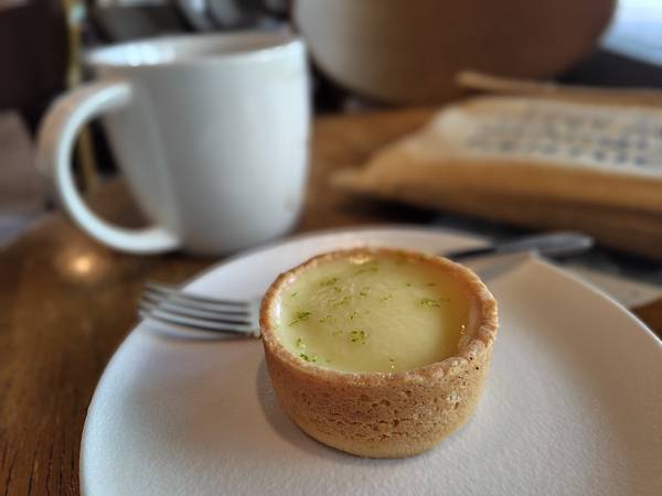 輕手機推薦-SHARP AQUOS sense8 極輕手 輕手機推薦-SHARP AQUOS sense8 極輕手