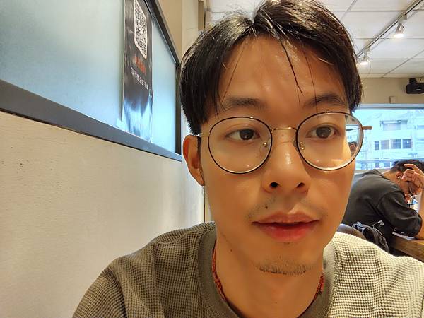 輕手機推薦-SHARP AQUOS sense8 極輕手 輕手機推薦-SHARP AQUOS sense8 極輕手