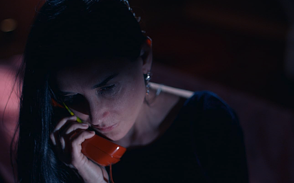 影評-《懼裂》:容貌焦慮、年華老去後的自我厭惡,震撼感官的血 影評-《懼裂》:容貌焦慮、年華老去後的自我厭惡,震撼感官的血