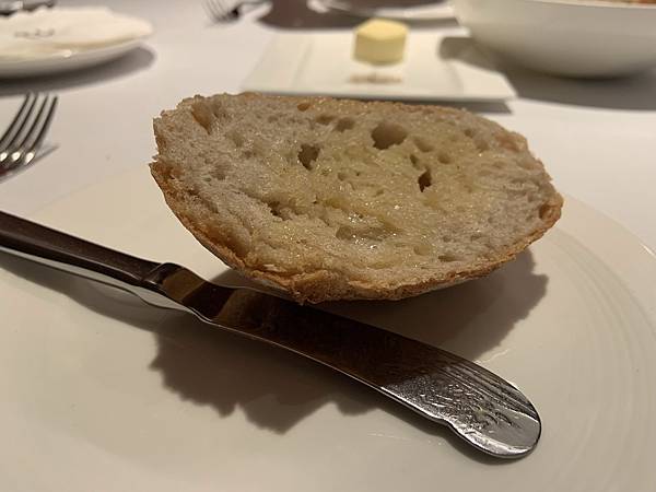 18 切開的麵包.jpg