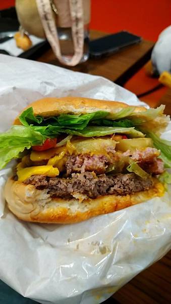 Burger Talks 淘客美式漢堡-士林店 (2).jpg