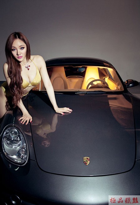香車就該配美人_34D楊紫璐_自拍情色貼圖