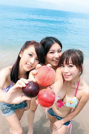 加州蜜李廣告麻豆_Amile Hsieh_自拍情色貼圖