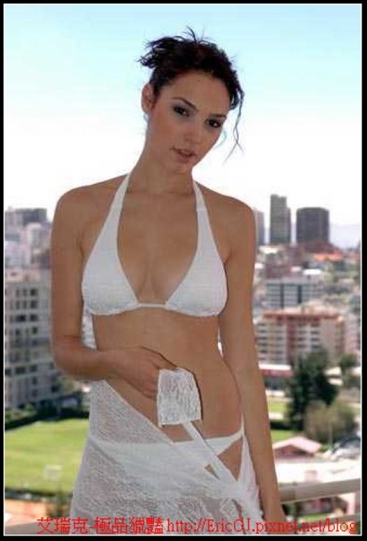 大哥的女人來頭不小_Gal Gadot_自拍情色貼圖