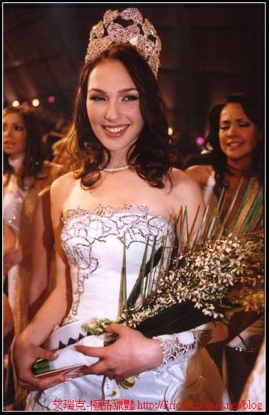 大哥的女人來頭不小_Gal Gadot_自拍情色貼圖