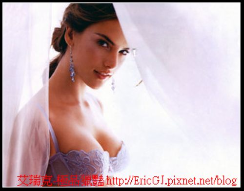 大哥的女人來頭不小_Gal Gadot_自拍情色貼圖