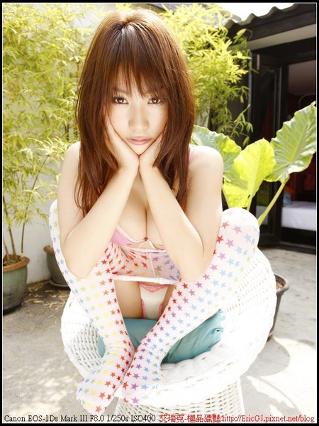 日本女優西田麻衣F罩杯吸睛寫真_自拍情色貼圖