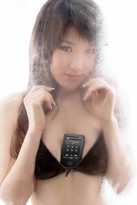 展示性感手機?亦或是展示性感美女_自拍情色貼圖