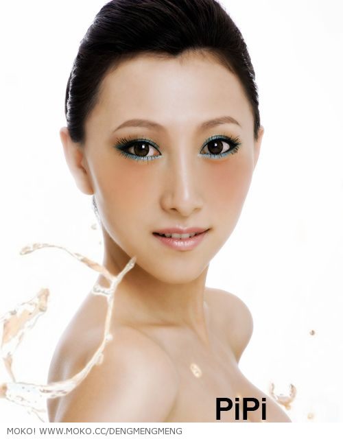 純白花朵逐漸綻放散發的芬芳引人遐想_自拍情色貼圖
