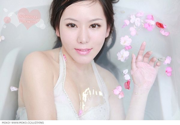 爆乳甜心聽說是平面Model冠軍_甜美情色貼圖