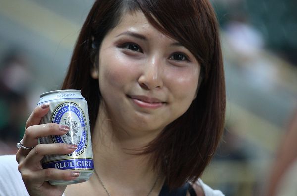 酒促小姐大集合最後最嗆_自拍情色貼圖