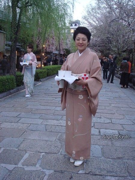 酒促小姐大集合最後最嗆_自拍情色貼圖