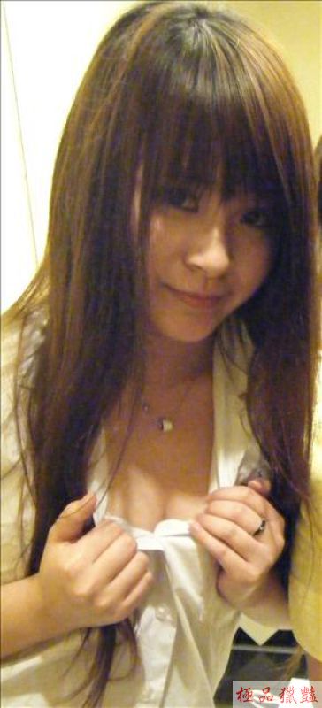 正妹爆乳耍心機自拍_自拍情色貼圖