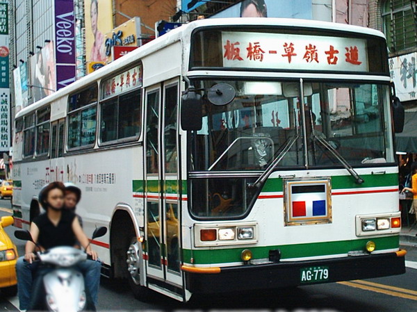 tpbus_banling_ag779_2.jpg