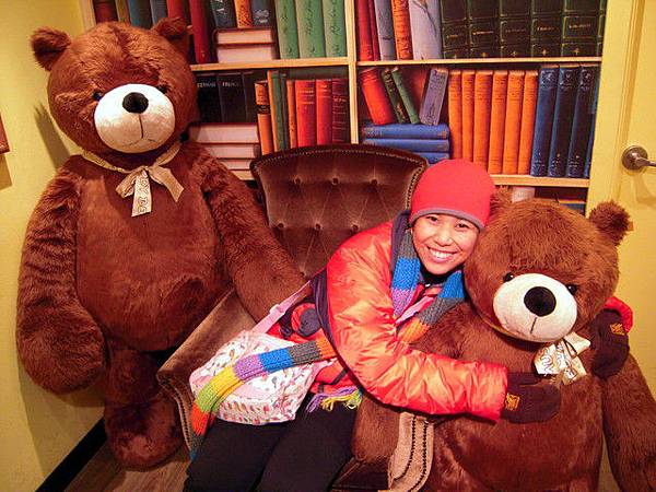 超大的兩隻Brown Teddy Bear