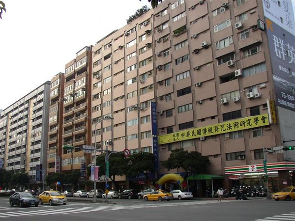 162.一排兩次見證台灣歷史的住商大樓