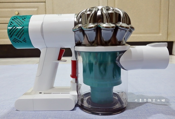 13 Dyson V6 Mattress.JPG 13 Dyson V6 Mattress.JPG