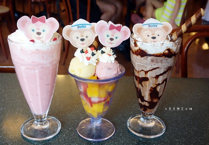 6 迪士尼冰雪小鎮、2015香港FUN享夏日禮、迪士尼美國大街小鎮下午茶、達菲熊雪莉玫見面會、雨天版遊行、迪士尼紀念品血拼.jpg 6 迪士尼冰雪小鎮、2015香港FUN享夏日禮、迪士尼美國大街小鎮下午茶、達菲熊雪莉玫見面會、雨天版遊行、迪士尼紀念品血拼.jpg