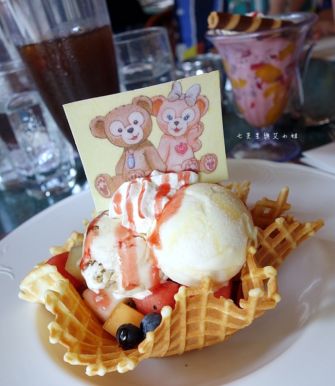 14 迪士尼冰雪小鎮、2015香港FUN享夏日禮、迪士尼美國大街小鎮下午茶、達菲熊雪莉玫見面會、雨天版遊行、迪士尼紀念品血拼.jpg 14 迪士尼冰雪小鎮、2015香港FUN享夏日禮、迪士尼美國大街小鎮下午茶、達菲熊雪莉玫見面會、雨天版遊行、迪士尼紀念品血拼.jpg