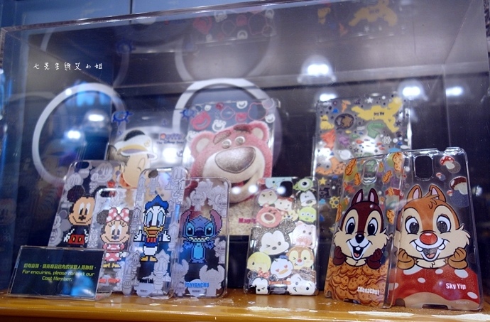 20 迪士尼冰雪小鎮、2015香港FUN享夏日禮、迪士尼美國大街小鎮下午茶、達菲熊雪莉玫見面會、雨天版遊行、迪士尼紀念品血拼.jpg 20 迪士尼冰雪小鎮、2015香港FUN享夏日禮、迪士尼美國大街小鎮下午茶、達菲熊雪莉玫見面會、雨天版遊行、迪士尼紀念品血拼.jpg