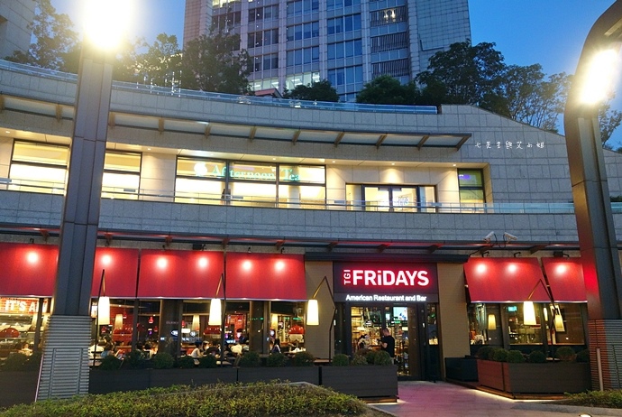 1 TGI Friday's 道地美式漢堡平日天天有優惠.JPG 1 TGI Friday's 道地美式漢堡平日天天有優惠.JPG